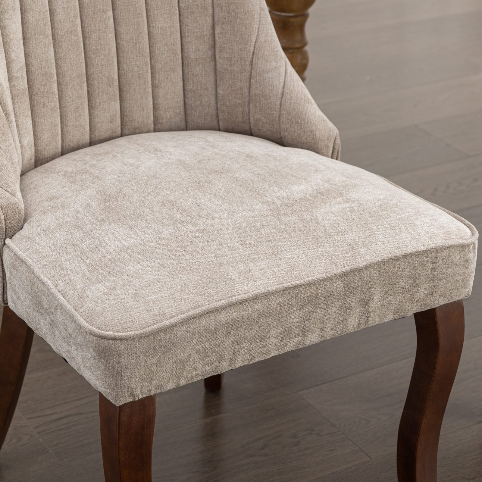 Chaise LINHOO beige pieds bois courbés