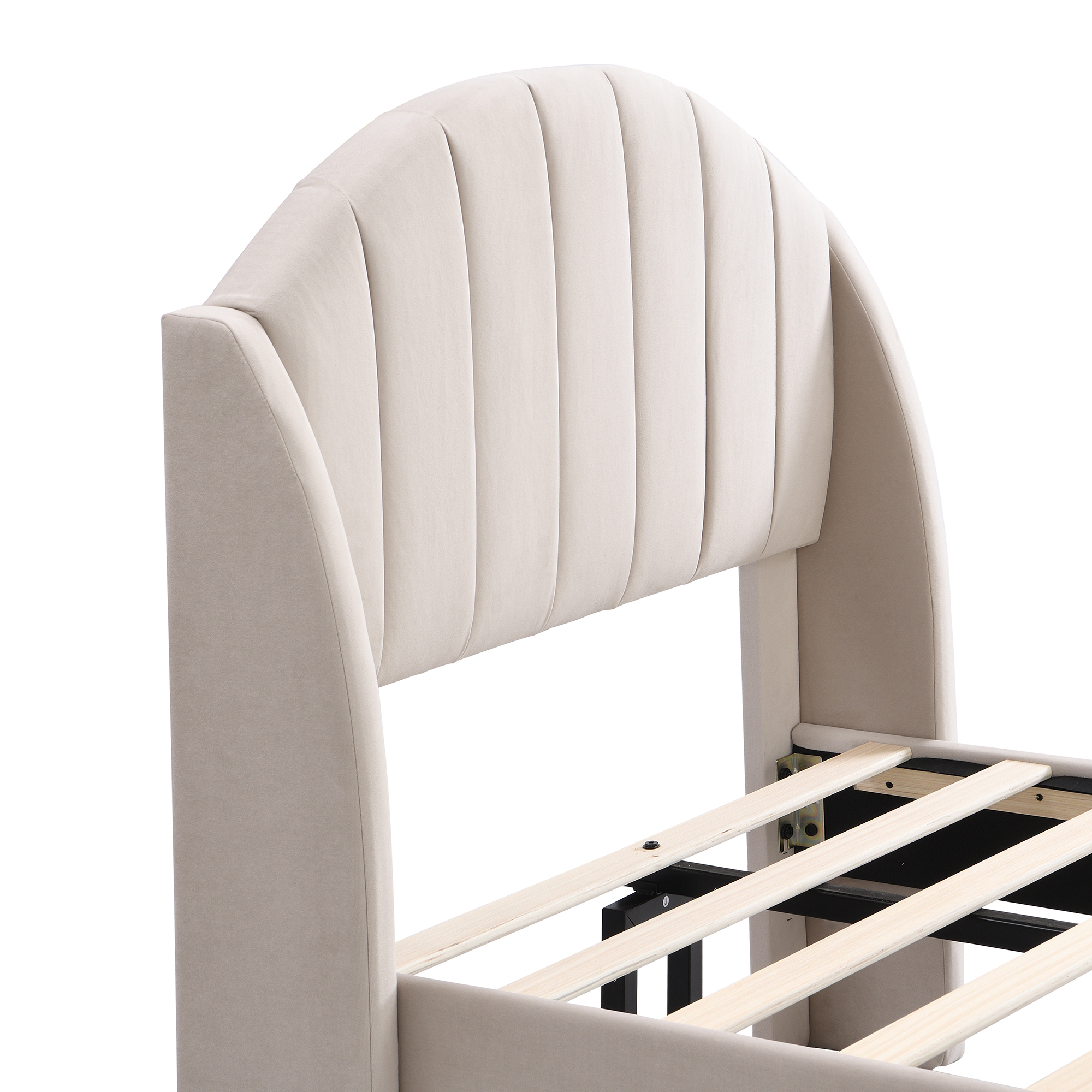 Détail tête de lit capitonnée velours beige