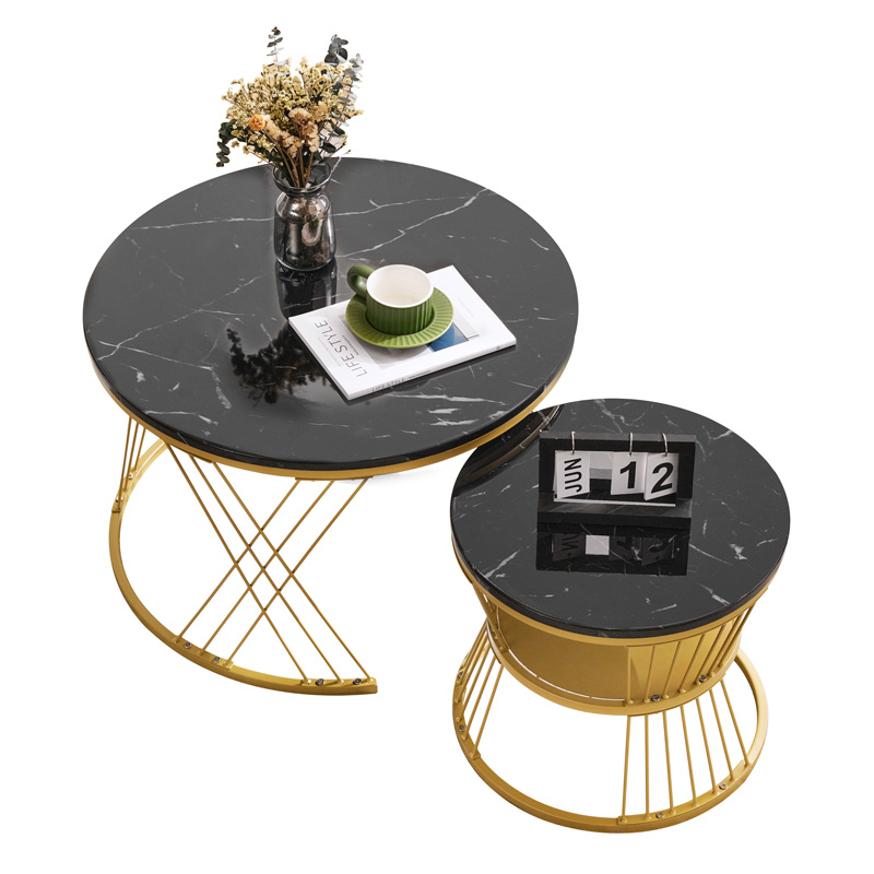 Ensemble de 2 tables basses gigognes noires effet marbre avec structure dorée