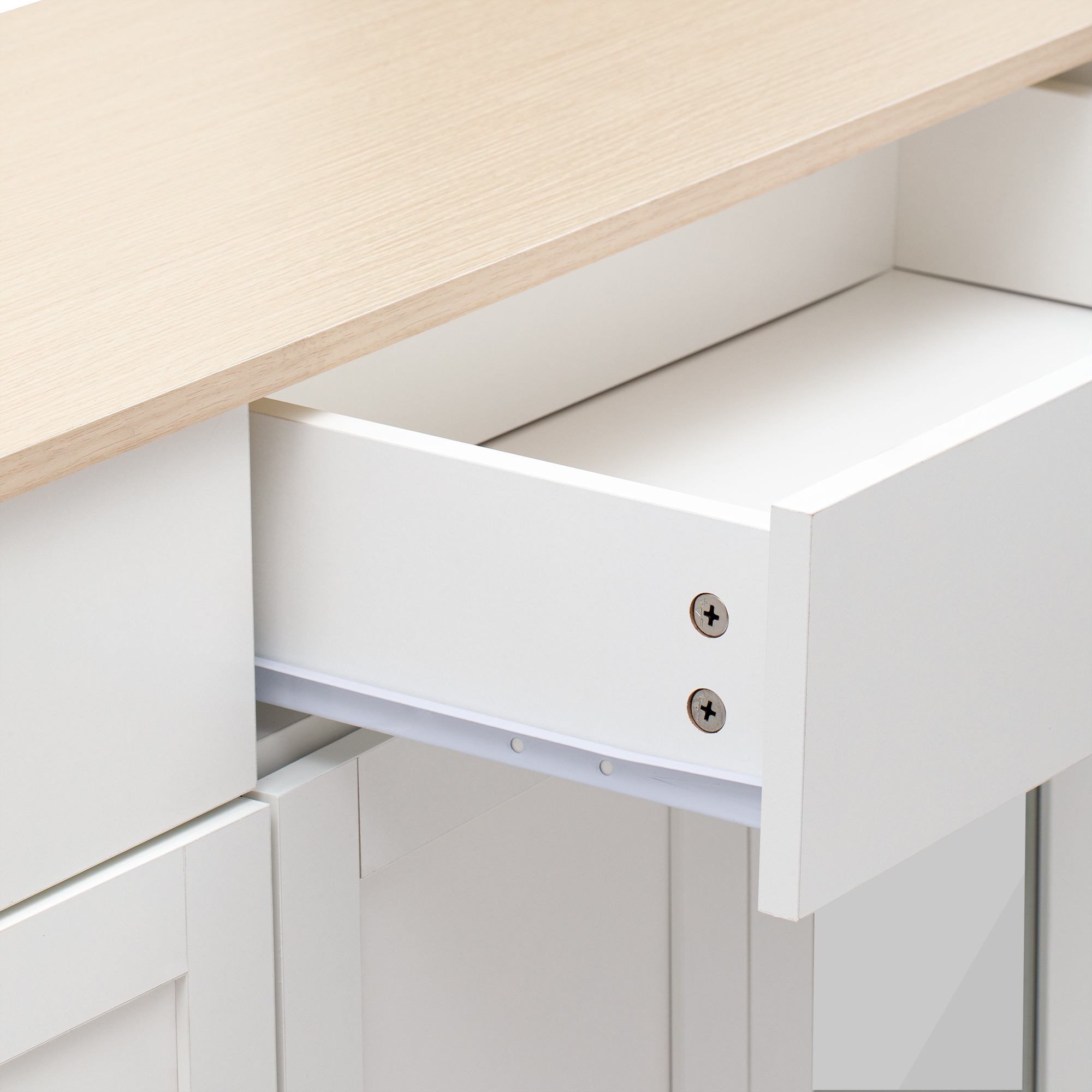 Buffet bois blanc vue latérale structure robuste