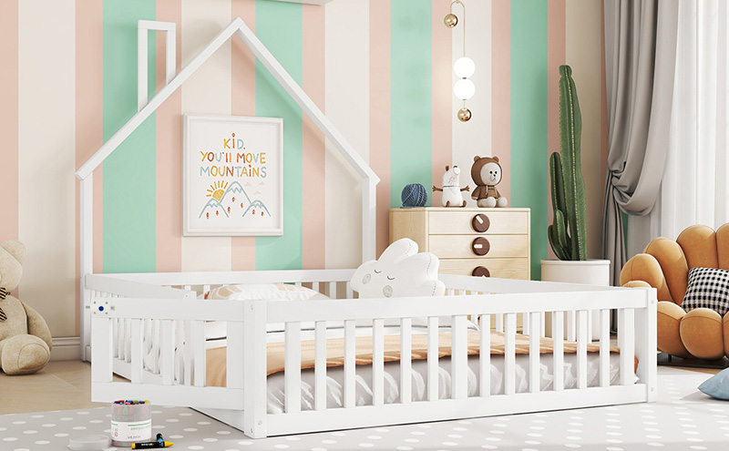 Lit enfant blanc 140 x 190 cm en pin et MDF avec structure en forme de maison, barrières de sécurité et sommier à lattes