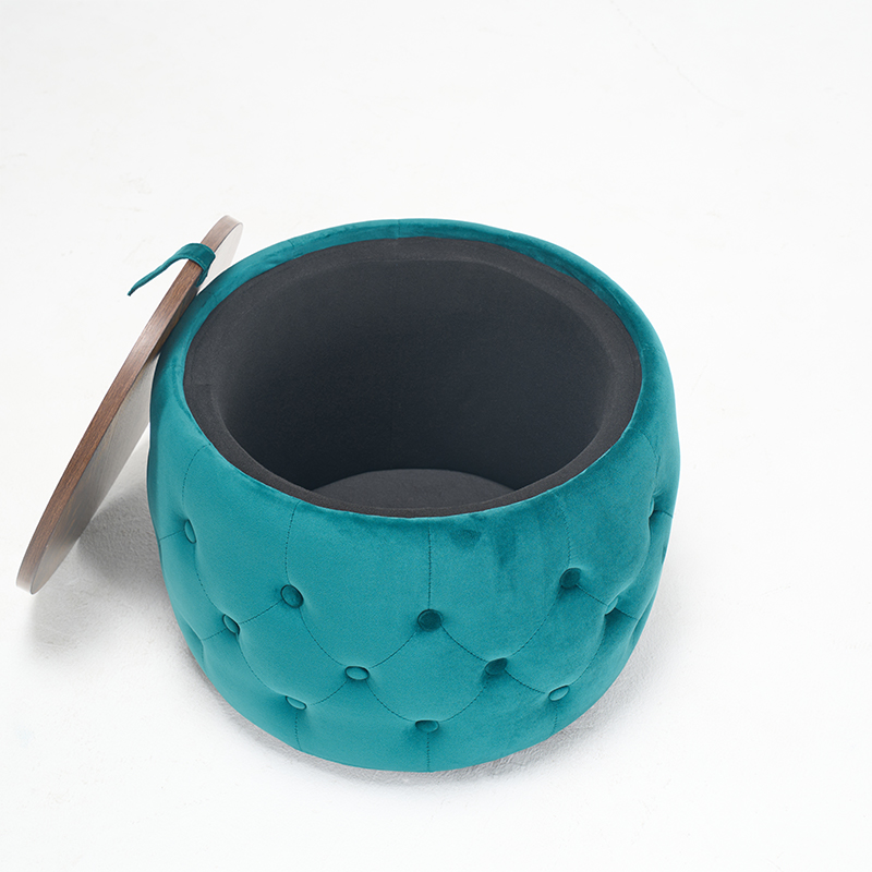 Poufs ouverts montrant espace de rangement intérieur