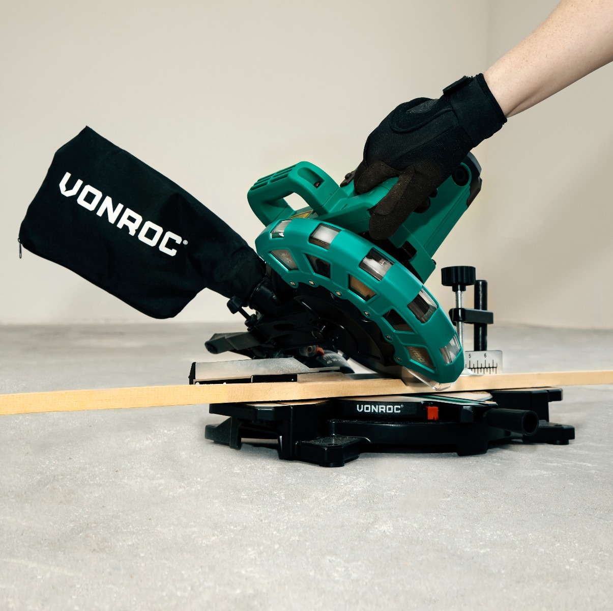 Troncatrice radiale 1700W, Ø diametro 216mm
