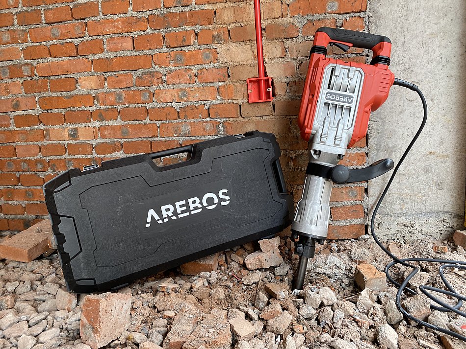 AREBOS Marteau De Démolition Marteau à Percussion 1700W 60 Joules 1900 Coups Par Minute Mallette Avec Roues Incluse -Magasin D'Outils Électriques AAHKMJXYDAFdJAOAIMEbOAchYRuMdtVh5mmprswYJkh5Rdge76 john3CwTDU2Zq agRTQWv1d4 qCE1mUbq Z6v ML9zBu0uXIaUSOUtoSn8Q==