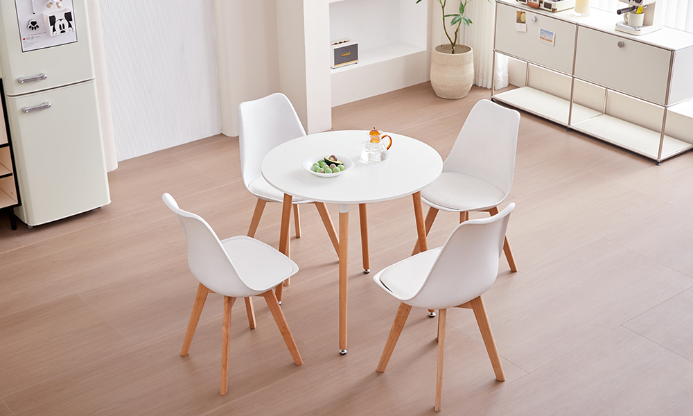 Conjunto de 4 sillas escandinavas