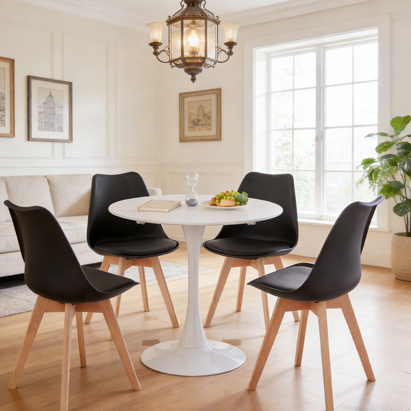 Salle à manger résidentielle avec ensemble nordique