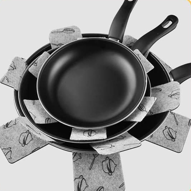 protège poêles et casseroles