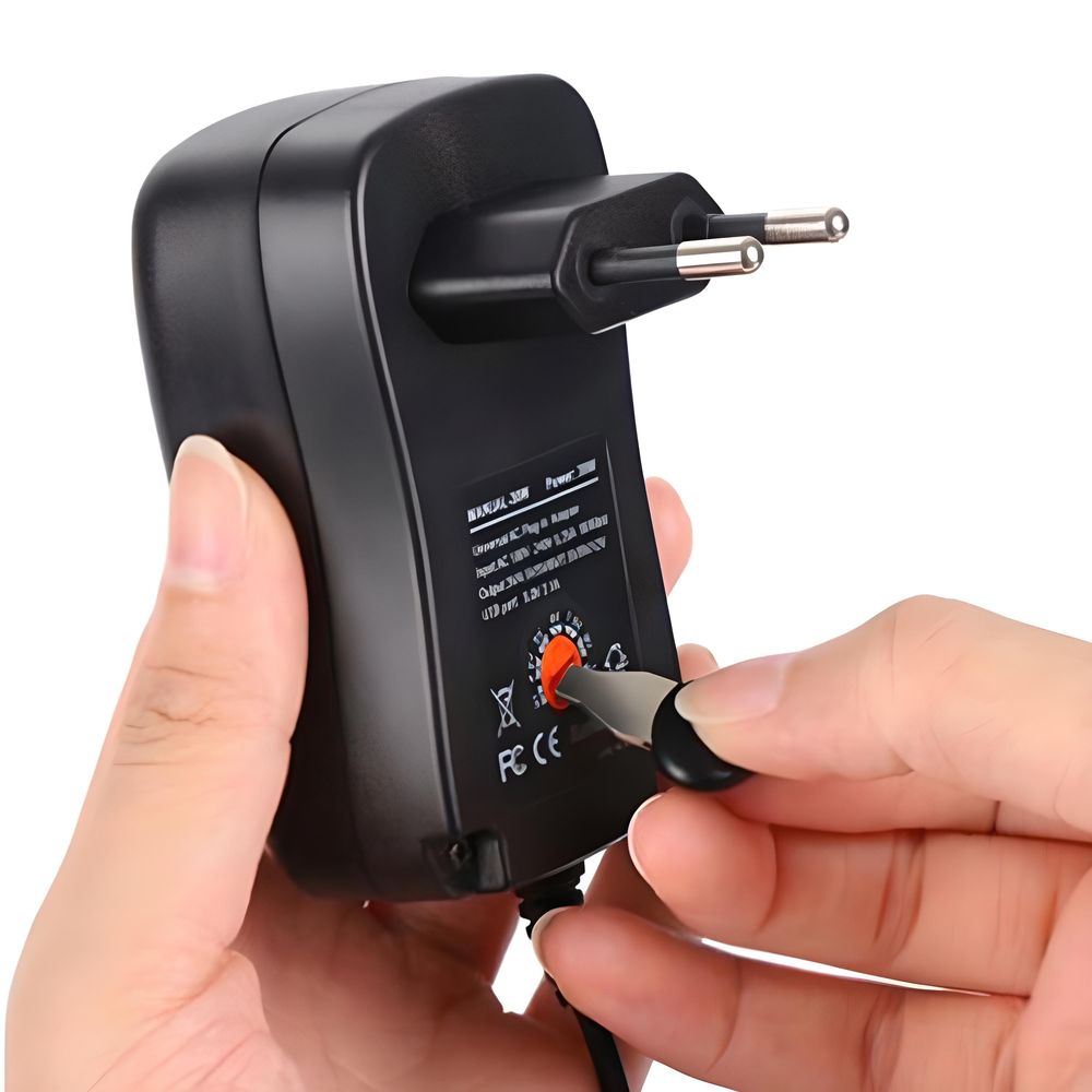 Universal Netzteil Ladegerät Steckernetzteil mit 7 Adapter Stecker 3V-12V 3A 3000mA AC DC 30W Aufsätze Ladekabel Netzgerät Notebook Laptop Retoo