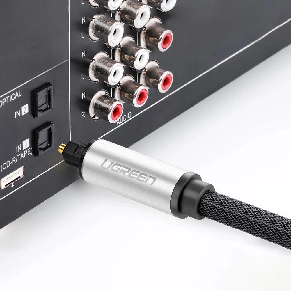 Anschließen des optischen Kabels Ugreen AV108