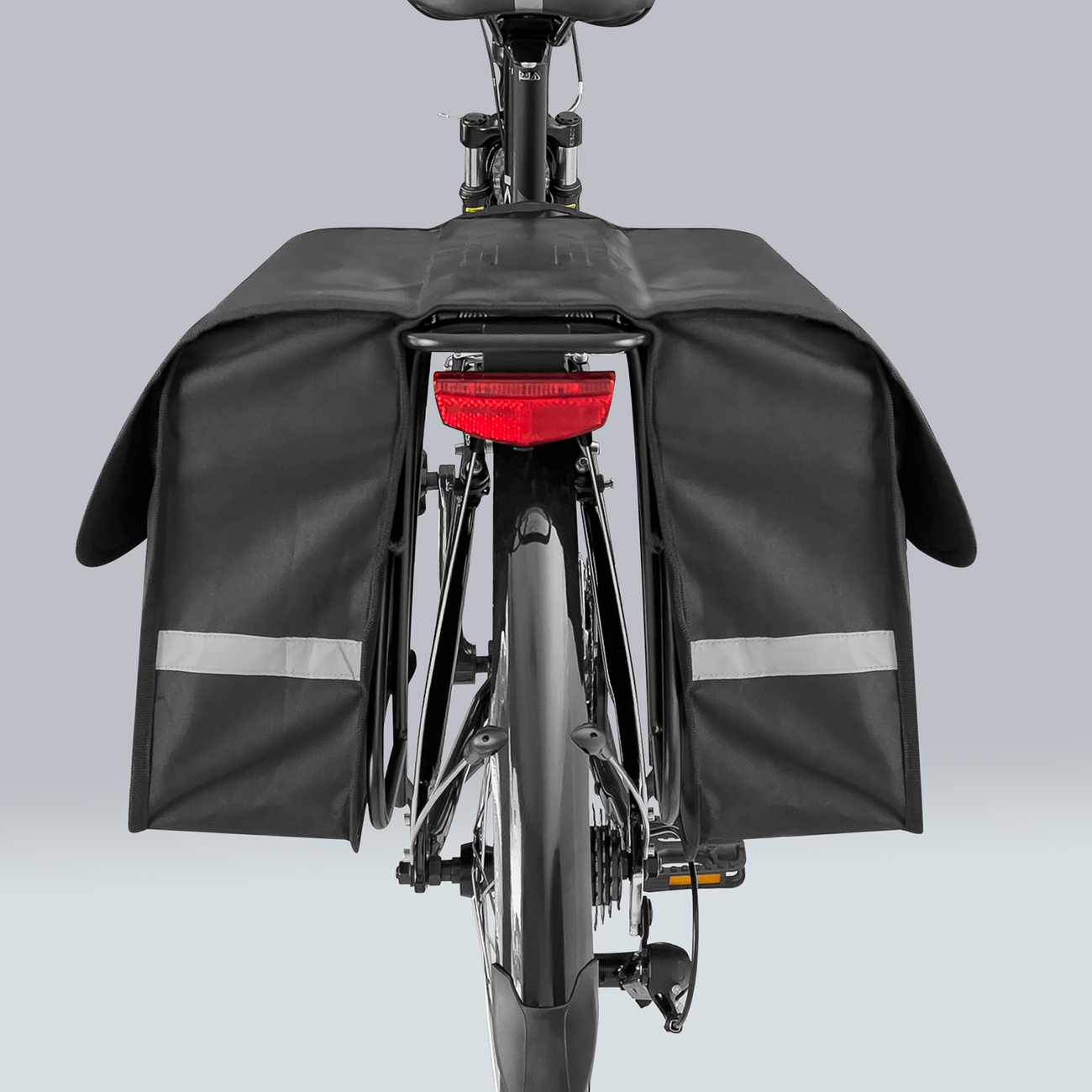 Wozinsky WBB34BK Doppel-Fahrradtasche am Gepäckträger montiert - Citybike