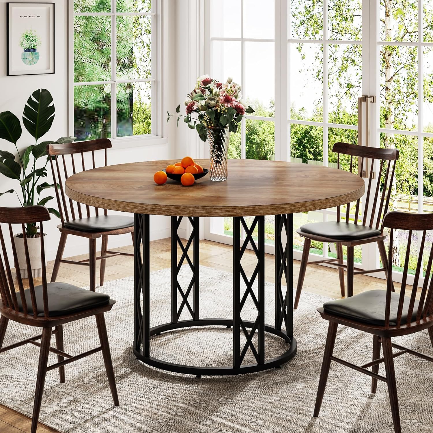 Robust metal frame with wooden details