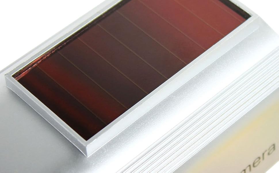 Telecamera fittizia alimentata ad energia solare.