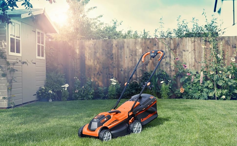 Tondeuse à gazon au lithium-ion LawnMaster 24 V 34 cm