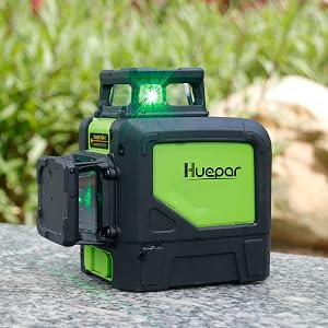 Pour niveler dans des environnements lumineux: ●La lumière émise en lumière verte est plus élevée en raison de la longueur d'onde modifiée qu'avec la lumière rouge. ●Ainsi, les lignes du laser à faisceau laser vert Huepar 902CG sont plus visibles pour l’œil humain - idéal pour travailler dans des environnements particulièrement lumineux, tels que les fenêtres proches.