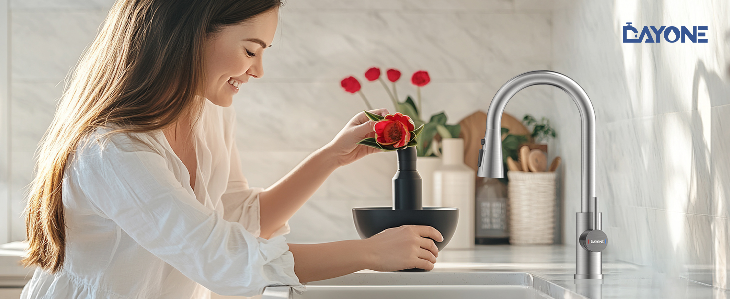 Kitchen Mixer Tap with Pull Out Spray, Stainless Steel Sink Taps Mixer for Kitchen Single Lever