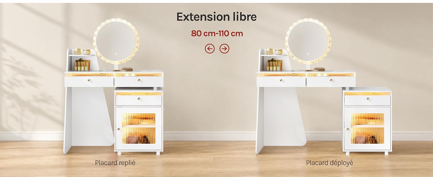 Le texte indique « Extension store » et « Showroom ». Deux diffuseurs blancs avec des paniers en osier tressé exposés sur une surface en marbre avec des bouteilles d'huiles essentielles et des accessoires décoratifs pour la maison.