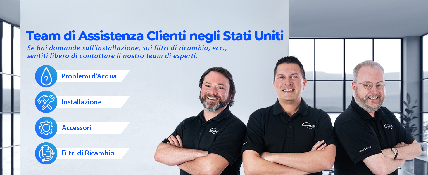 Tre uomini in polo nere in piedi con le braccia incrociate. Il testo qui sopra in italiano descrive il team di assistenza clienti negli Stati Uniti.