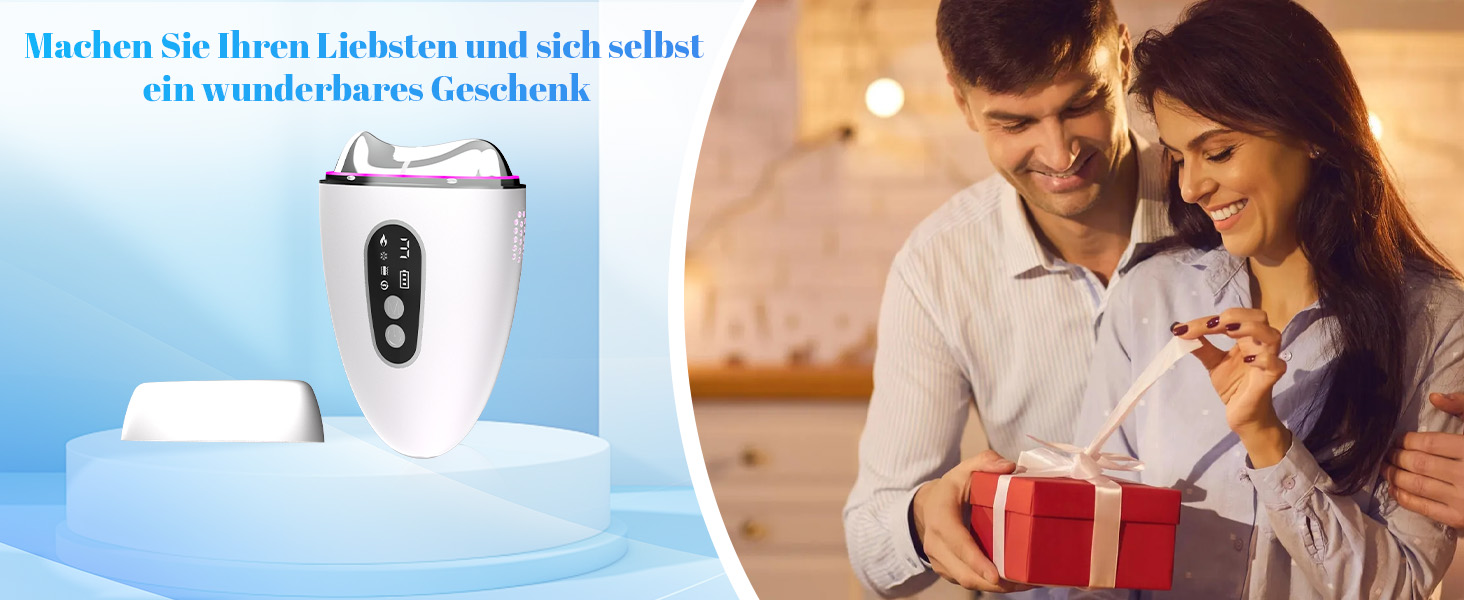 Ein Mann tiene un regalo en sus manos