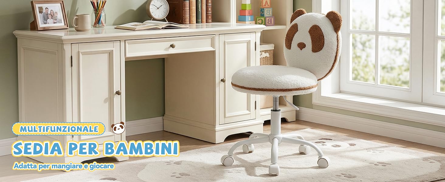 Il testo recita «EUROPLAST COMFORT». Spazio di lavoro per l'home office con scrivania bianca, sedia, scaffali e finestra con luce naturale.