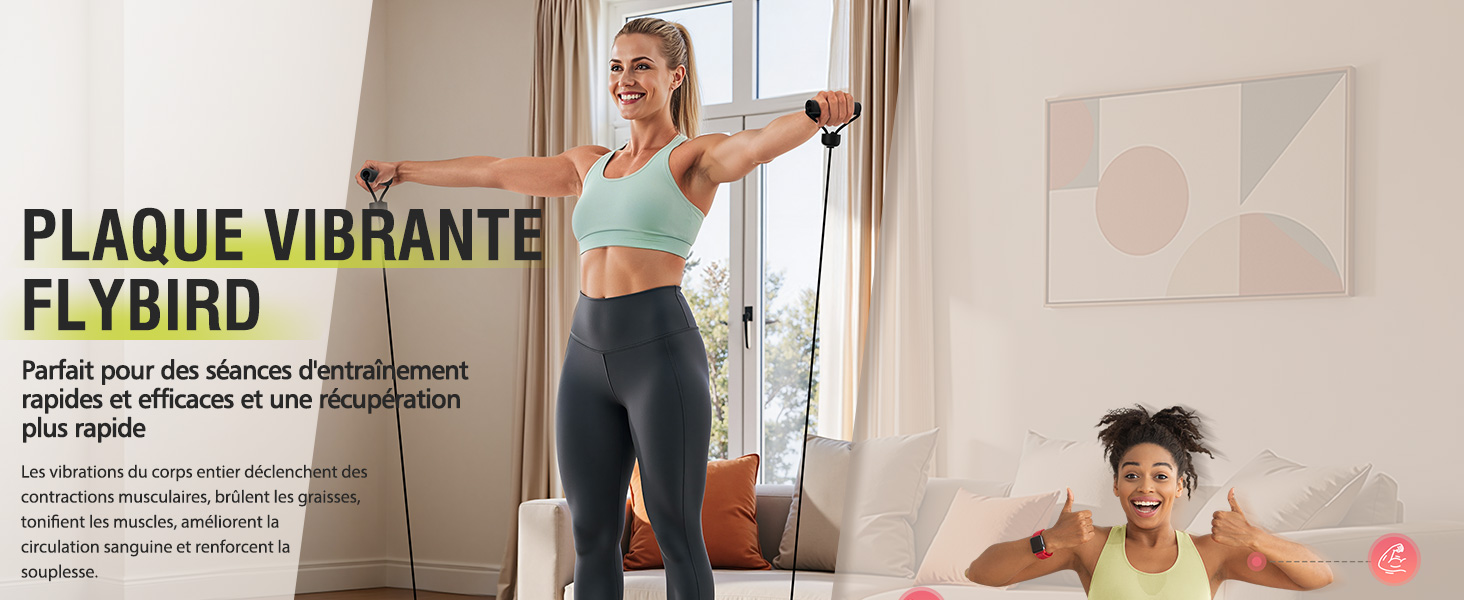 Deux personnes s'entraînent dans un salon. L'un utilise une plateforme vibrante tandis que l'autre effectue des exercices au sol avec une petite balle. Équipement d'exercice visible au premier plan.