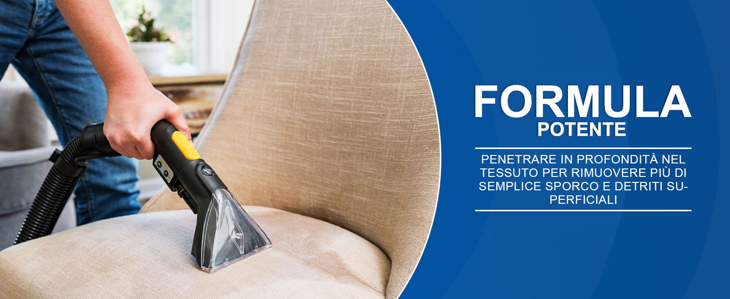 Dimostrazione di pulizia della tappezzeria che mostra uno strumento di estrazione portatile che pulisce un divano in tessuto beige, con pannello blu contenente