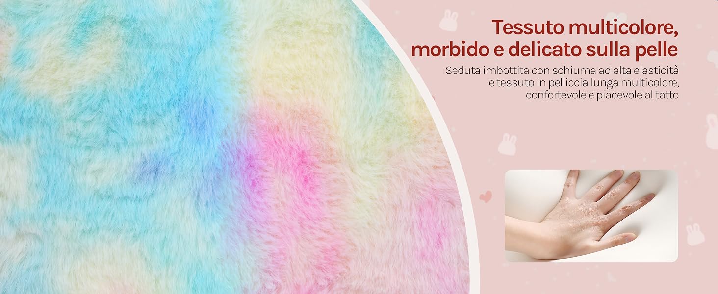 Il testo recita «Tessuto multicolore, morbido e delicato sulla pelle». Sfondo astratto in stile acquerello in tenui blu e rosa con visualizzazione della trama del tessuto.