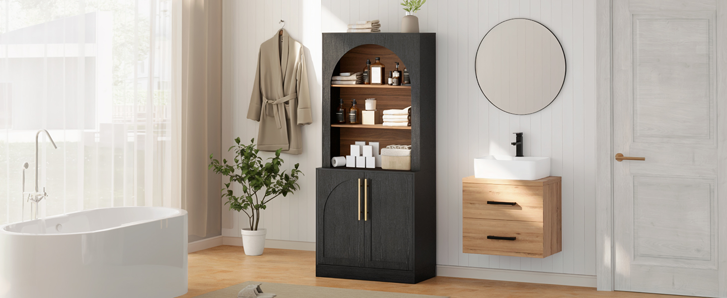 Spazio interno moderno e minimalista con pareti bianche, con soluzioni di archiviazione integrate e linee architettoniche pulite.
