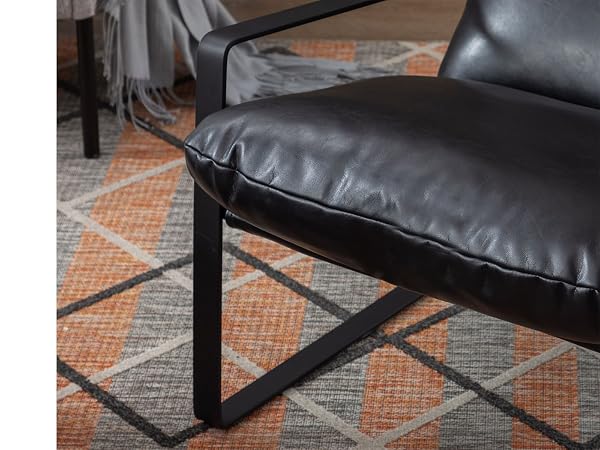 chaise lounge 