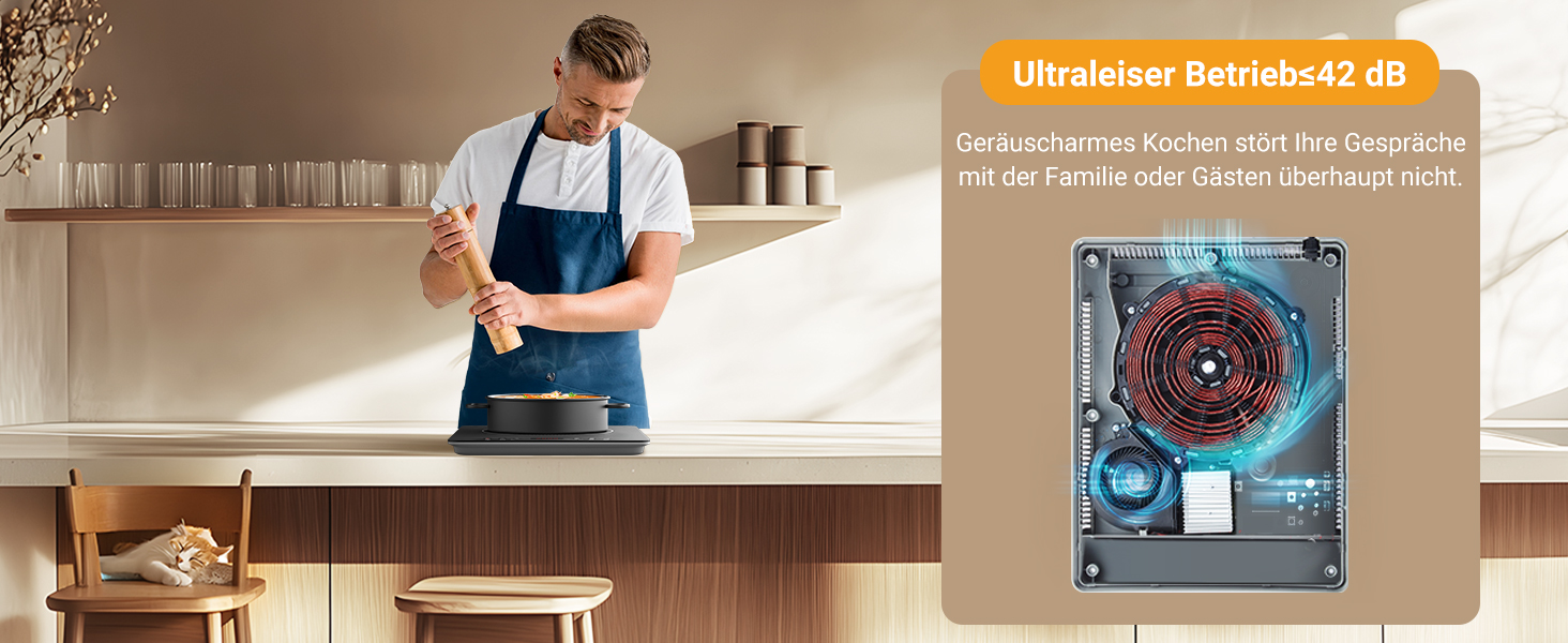 ein Mann in einer Küche mit einem Nudelholz in der Hand.