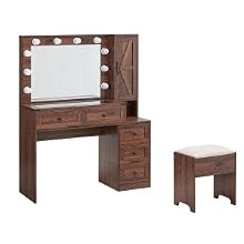 Ensemble de meubles en bois brun comprenant des bureaux et des tables présentés dans de multiples configurations et angles.