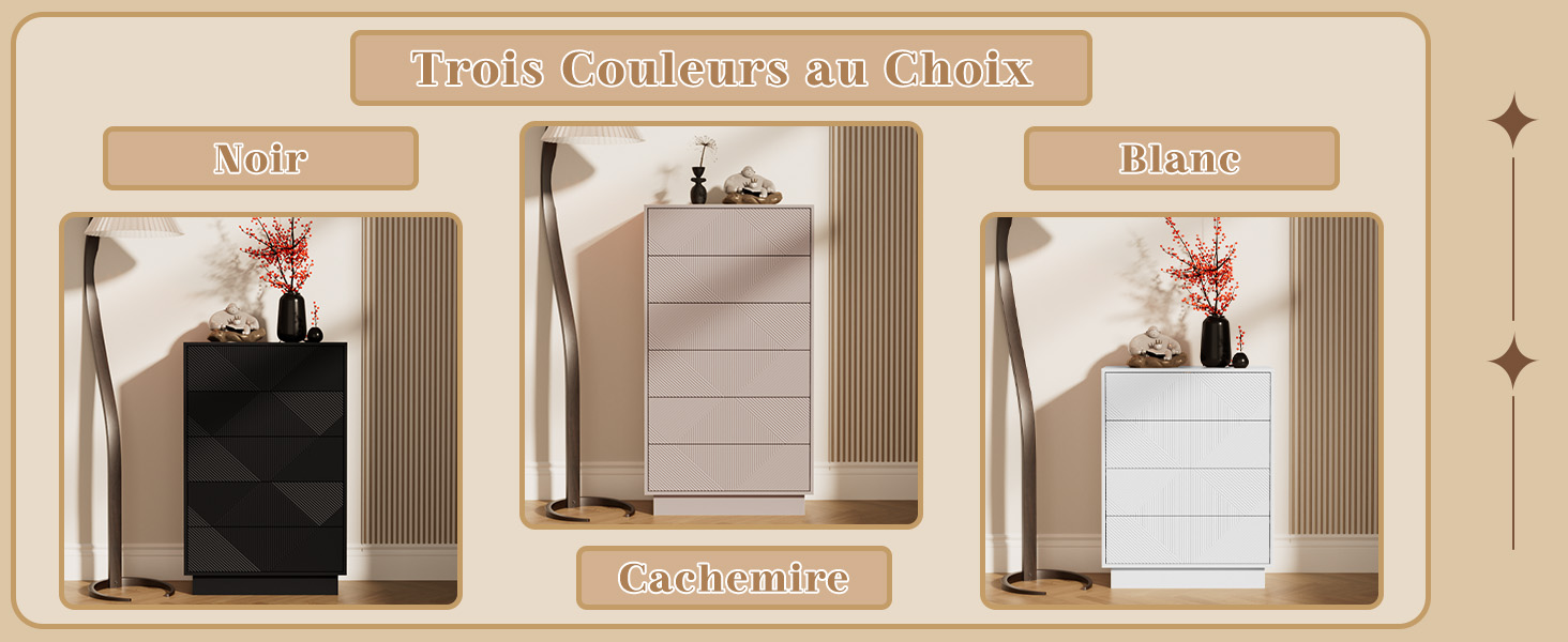 Série d'accessoires de salle de bain muraux blancs comprenant des armoires et des unités de rangement disposées en rangée contre un mur beige.