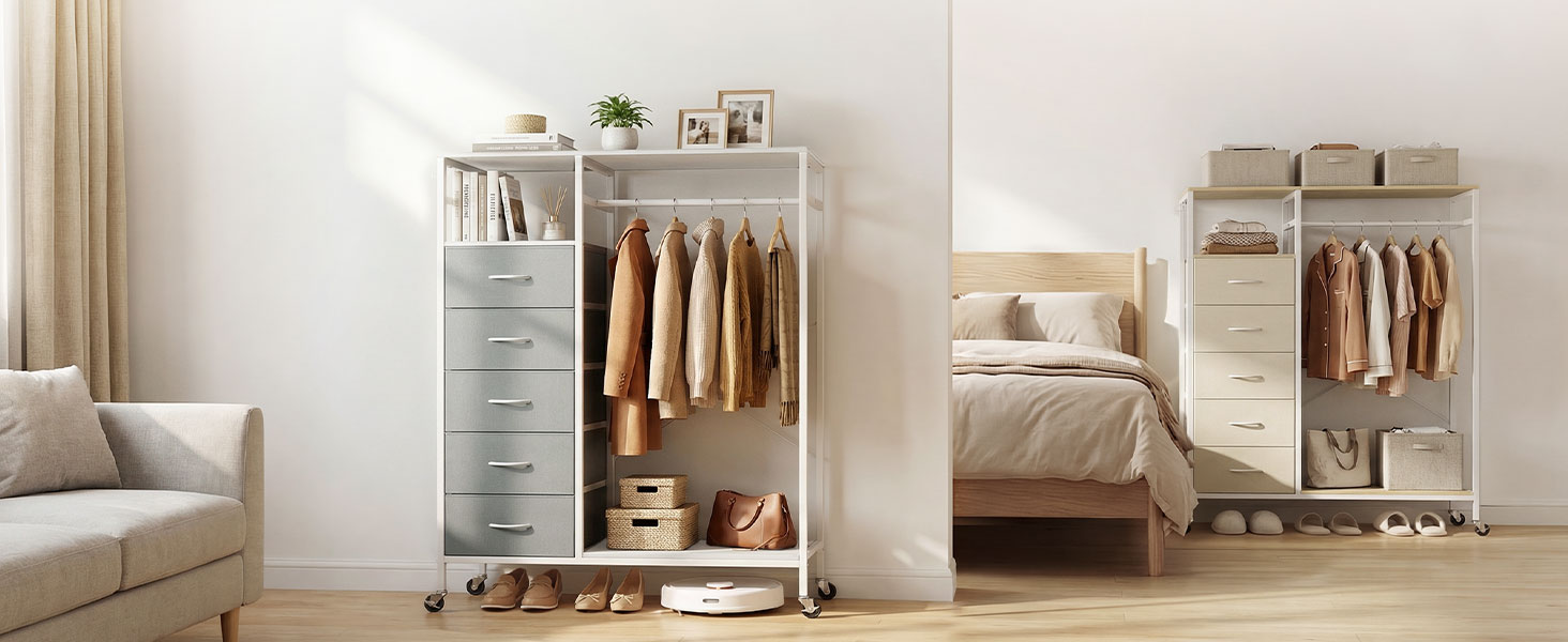 Système d'organisation de placard minimaliste moderne comprenant des unités de rangement blanches, des étagères suspendues et des tiroirs dans un décor de chambre aux tons neutres.