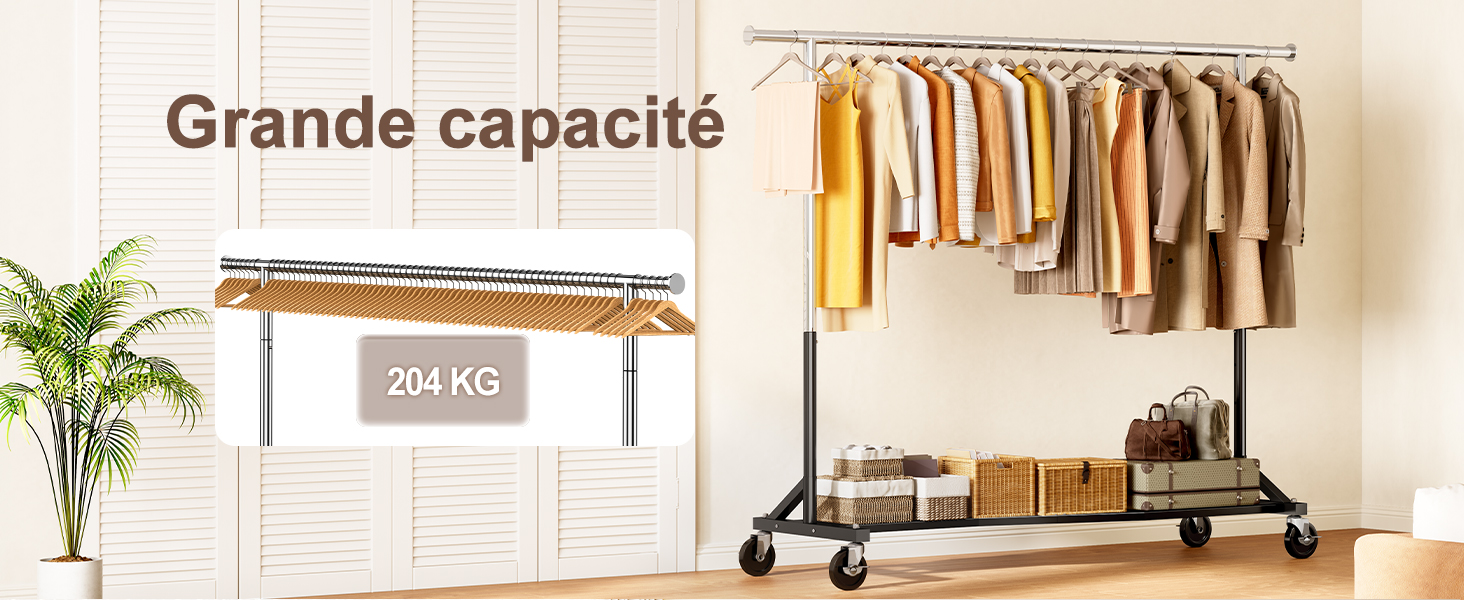 Le texte indique « Grande capacité » et « 264 KG ». Porte-vêtements en métal à roulettes affichant plusieurs vêtements suspendus dans des tons neutres. L'usine située dans un coin présente une grande capacité de stockage et une grande capacité de poids.