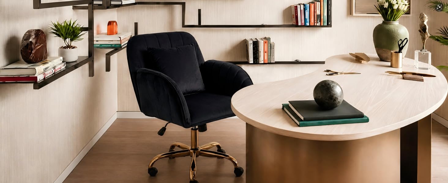 Organiseur de bureau blanc moderne avec chaise de bureau ergonomique noire présenté dans un cadre de bureau à domicile contemporain avec des étagères et un décor minimaliste.