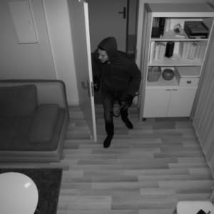 mini caméra espion avec surveillance wifi détection mouvement et vision nocturne