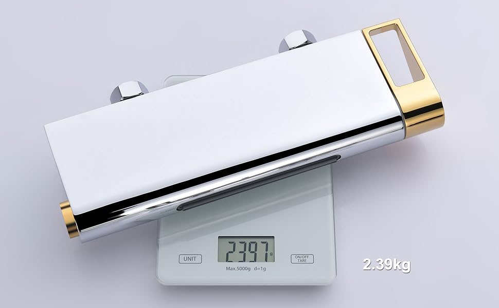 Un élégant ensemble de stylos et bloc-notes numériques au design minimaliste blanc. Plusieurs vues montrent le facteur de forme angulaire et l'affichage numérique indique « 23:37 ».