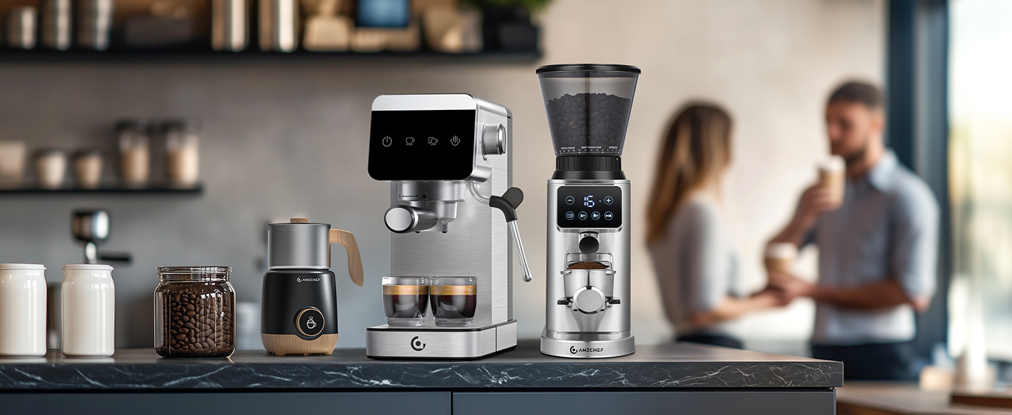 Configuration de la machine à expresso et du moulin à café en acier inoxydable sur un plan de travail sombre, avec des récipients de stockage des grains en arrière-plan
