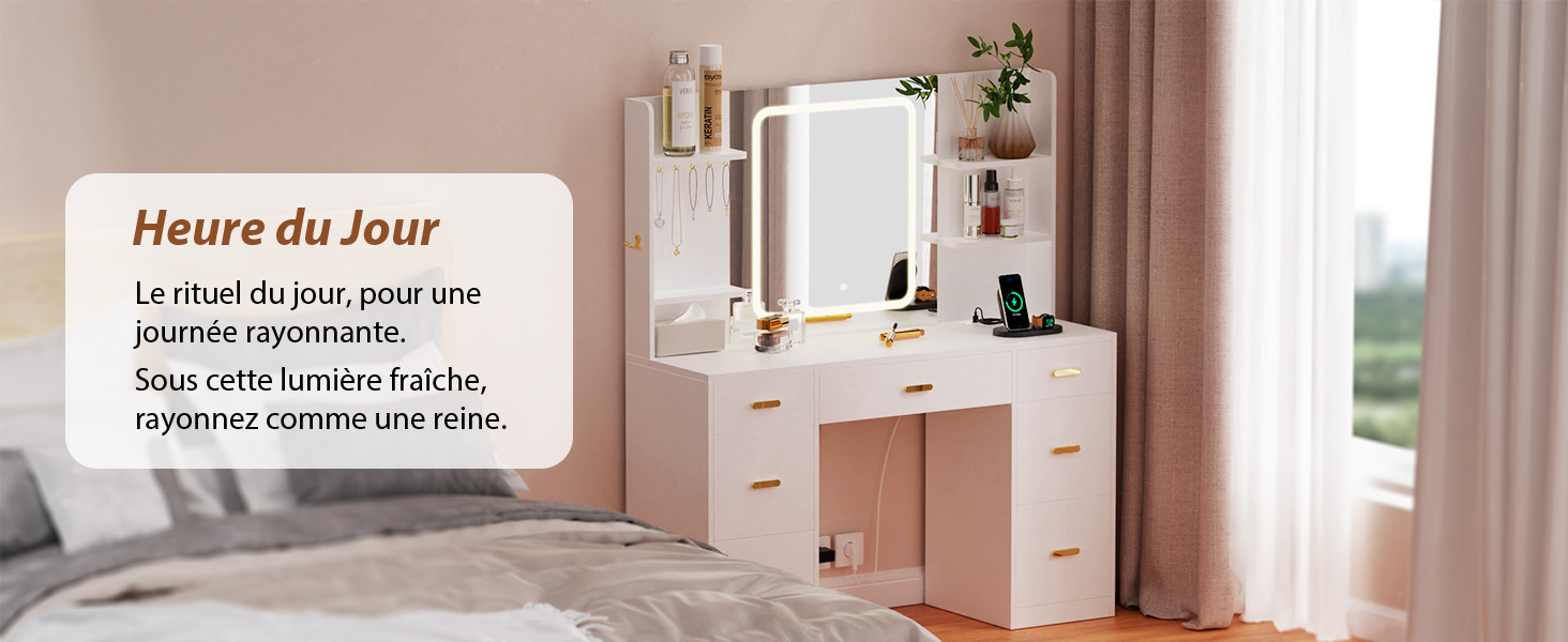 Le texte indique « Heure du jour ». Affichage numérique intégré dans un appareil blanc. Appareil domestique intelligent avec affichage de l'heure et design minimaliste affiché à l'intérieur de la pièce.