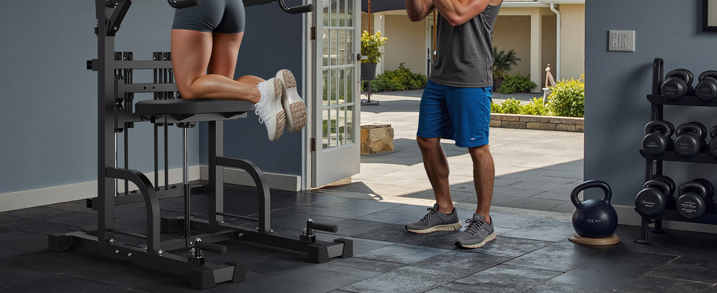 Sequenz, die eine Übungsdemonstration mit einem Stabilitätsball im Fitnessstudio zeigt, mit verschiedenen Trainingspositionen und Bewegungen.
