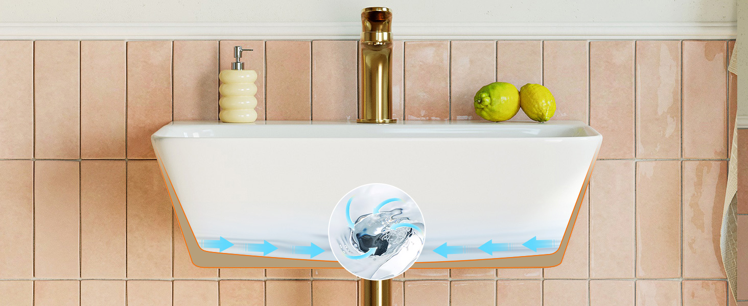 Vasca rettangolare bianca con illuminazione a LED blu lungo il bordo inferiore. Sfondo murale rivestito in legno con articoli da toeletta e frutta sul bordo della vasca
