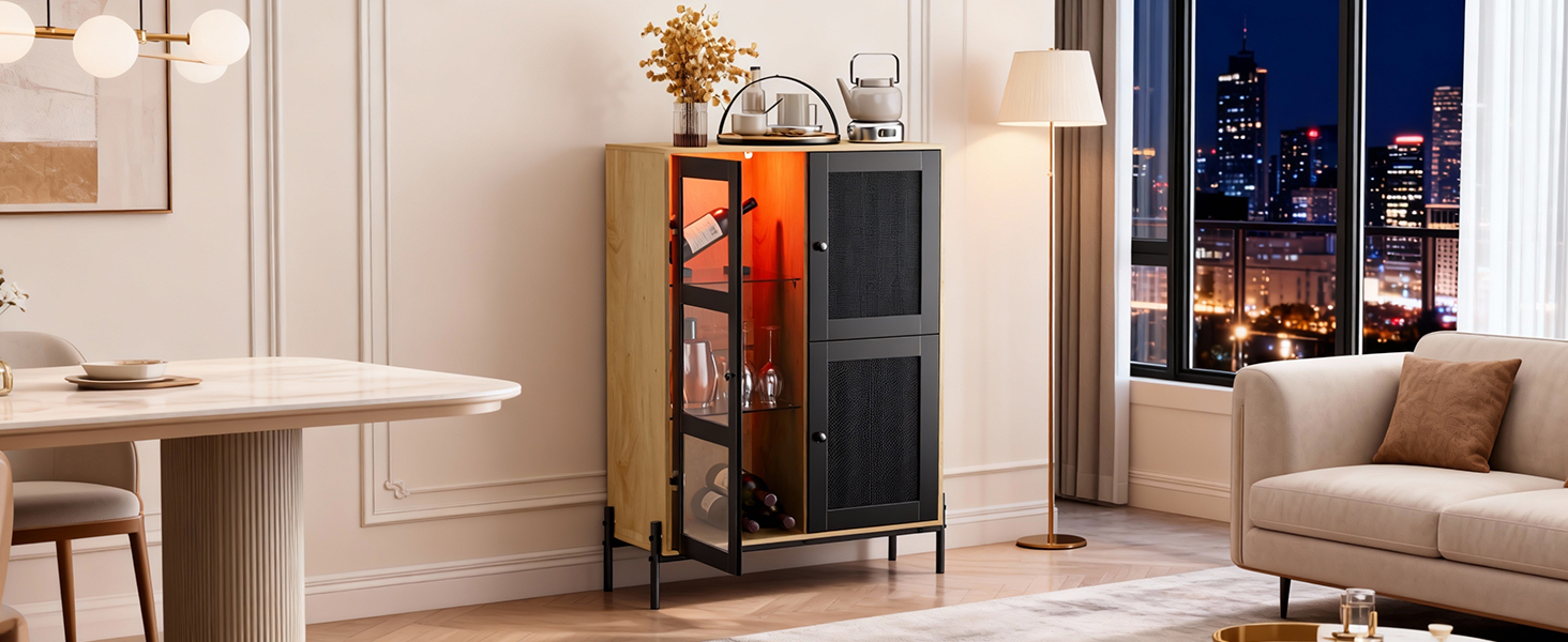 Vitrine de design d'intérieur présentant des espaces de vie modernes aux tons neutres. Plusieurs vues de l'aménagement minimaliste des pièces avec un mobilier et un éclairage contemporains.