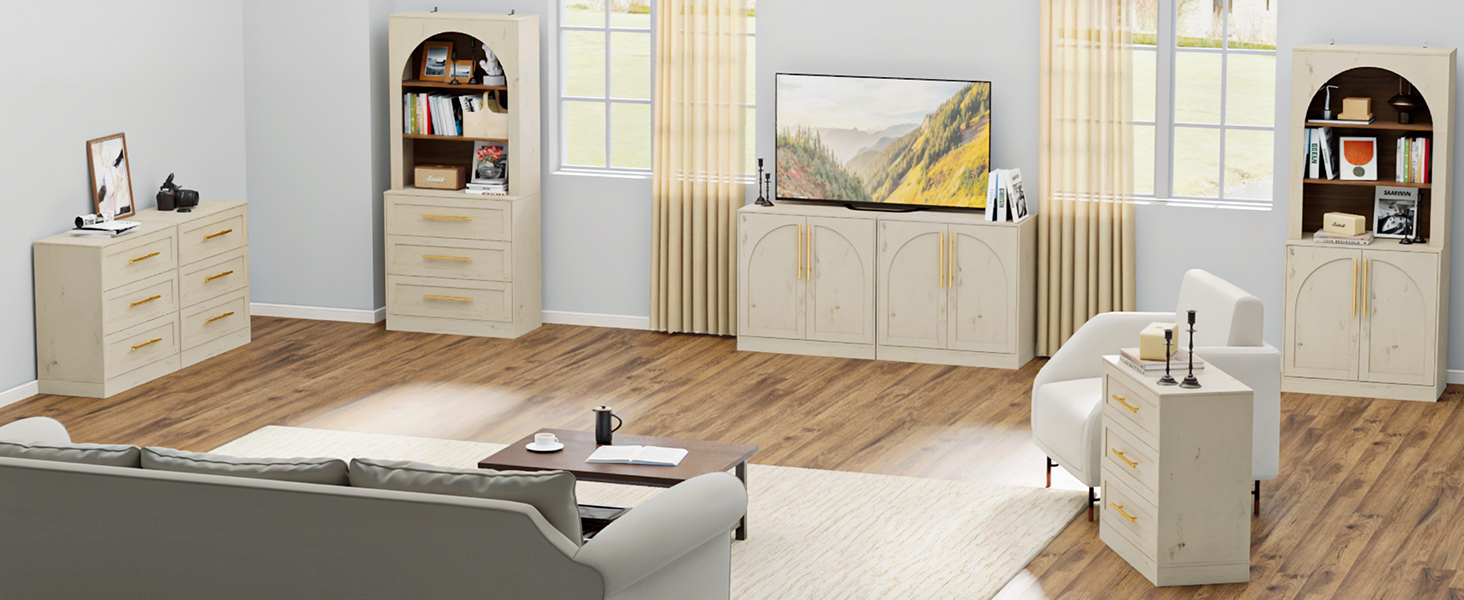 Spazio abitativo a pianta aperta con pavimento in legno, che mostra molteplici configurazioni di mobili moderni e minimalisti.