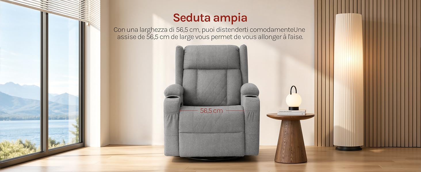 Il testo recita «Seduta semplice». Poltrona moderna imbottita grigia con seduta e schienale imbottiti posizionata in interni luminosi e contemporanei con ampie finestre e pannelli a parete in doghe di legno.