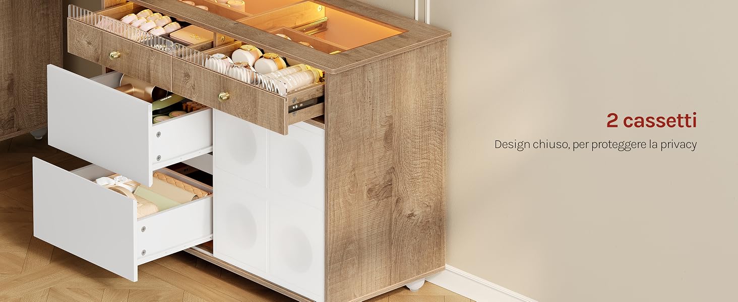 Il testo dice «2 cassetti» (2 cassetti). Mobile contenitore basso in legno con piano in legno naturale e cassetti bianchi. I cassetti aperti rivelano i vani portaoggetti interni. Sfondo neutro nei toni del beige.