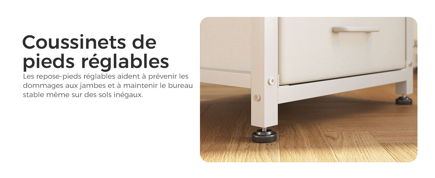 Repose-pieds de meuble réglables illustrés sur un plancher en bois sous les meubles. Le texte en français décrit les repose-pieds réglables.