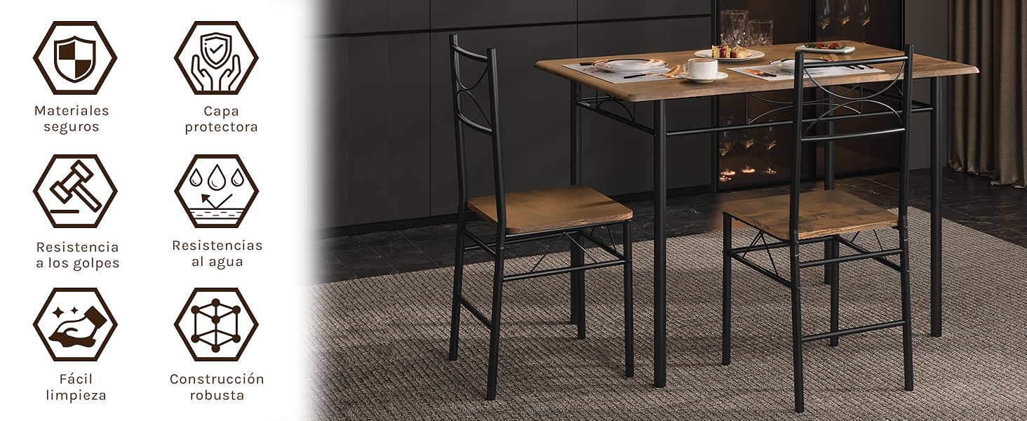 un conjunto de cuatro sillas y una mesa