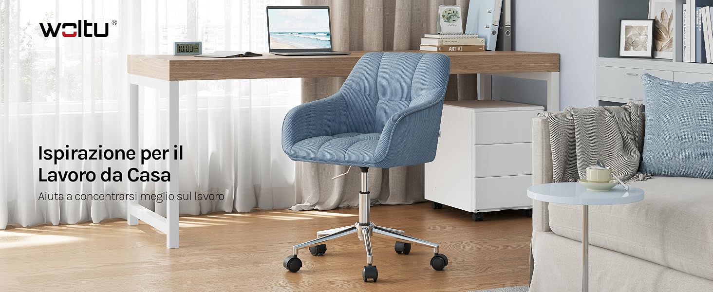 Il testo recita «WELTI», «Ispirazione per il Lavoro da Casa». L'immagine mostra un moderno spazio di lavoro in home office con scrivania, sedia ergonomica blu, monitor e mobili minimalisti in interni luminosi.