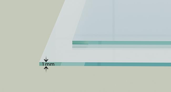 Testo visibile: 'strom'. Design minimalista con linee orizzontali verde menta chiaro su uno sfondo chiaro.