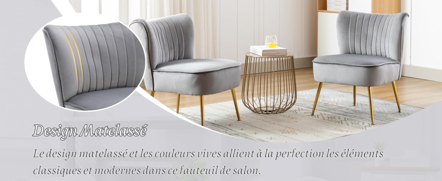 Trois fauteuils d'appoint en velours gris avec capitonnage à canaux verticaux et pieds dorés. Table basse ronde en fil doré. Le texte se lit comme suit : « Design fonctionnel »