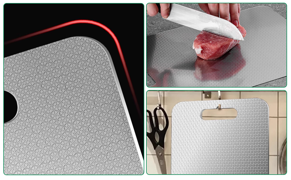 Imagen con tres paneles que muestran tapetes de corte grises texturizados con borde rojo, uno que ilustra el corte de carne y el otro colgado en la pared de la cocina.
